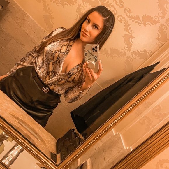 Welcome to my closet! Thank you for the love ❤️ - Picture 11 of 11